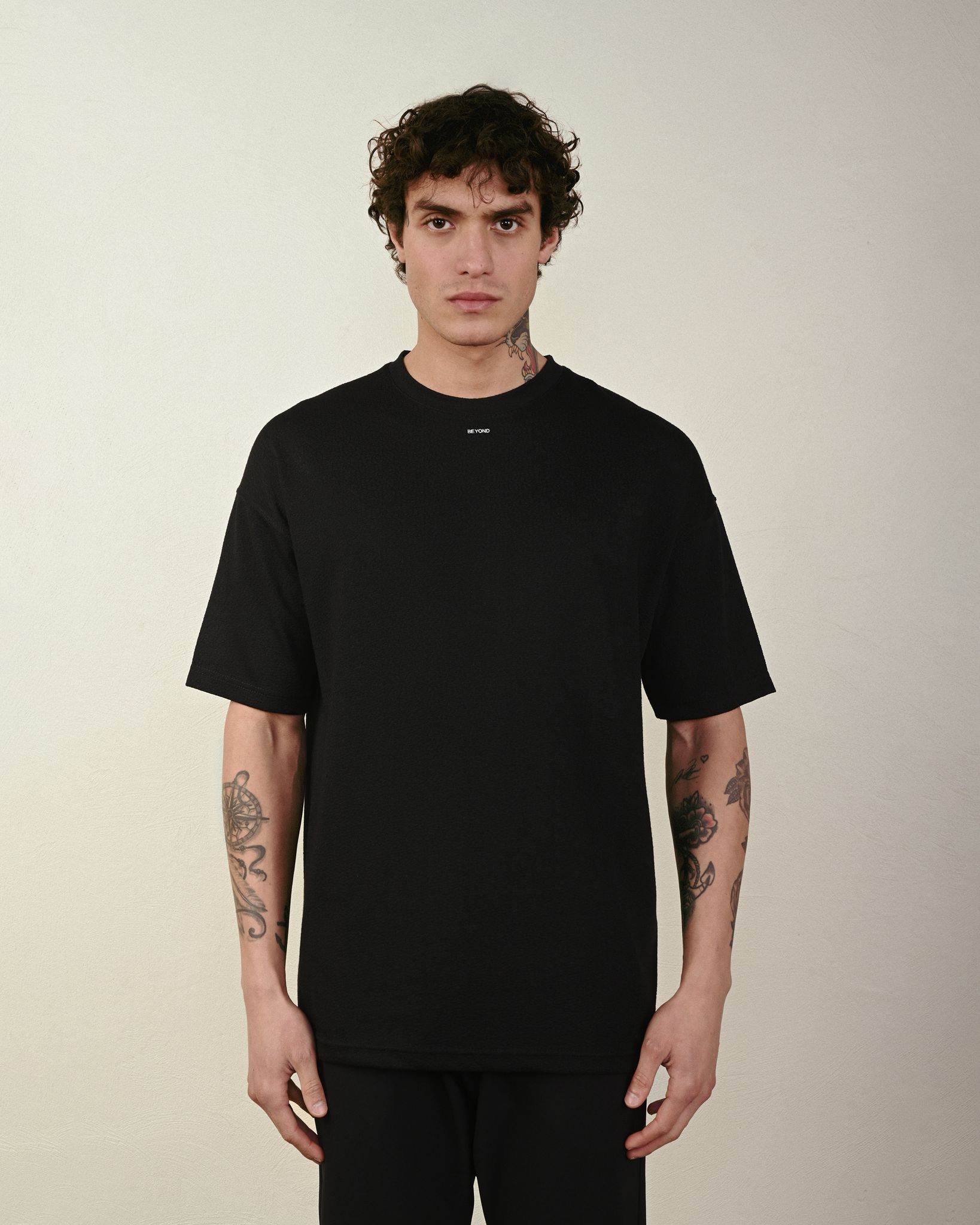 "BEYOND" Tshirt – Siyah - Oversize Fit