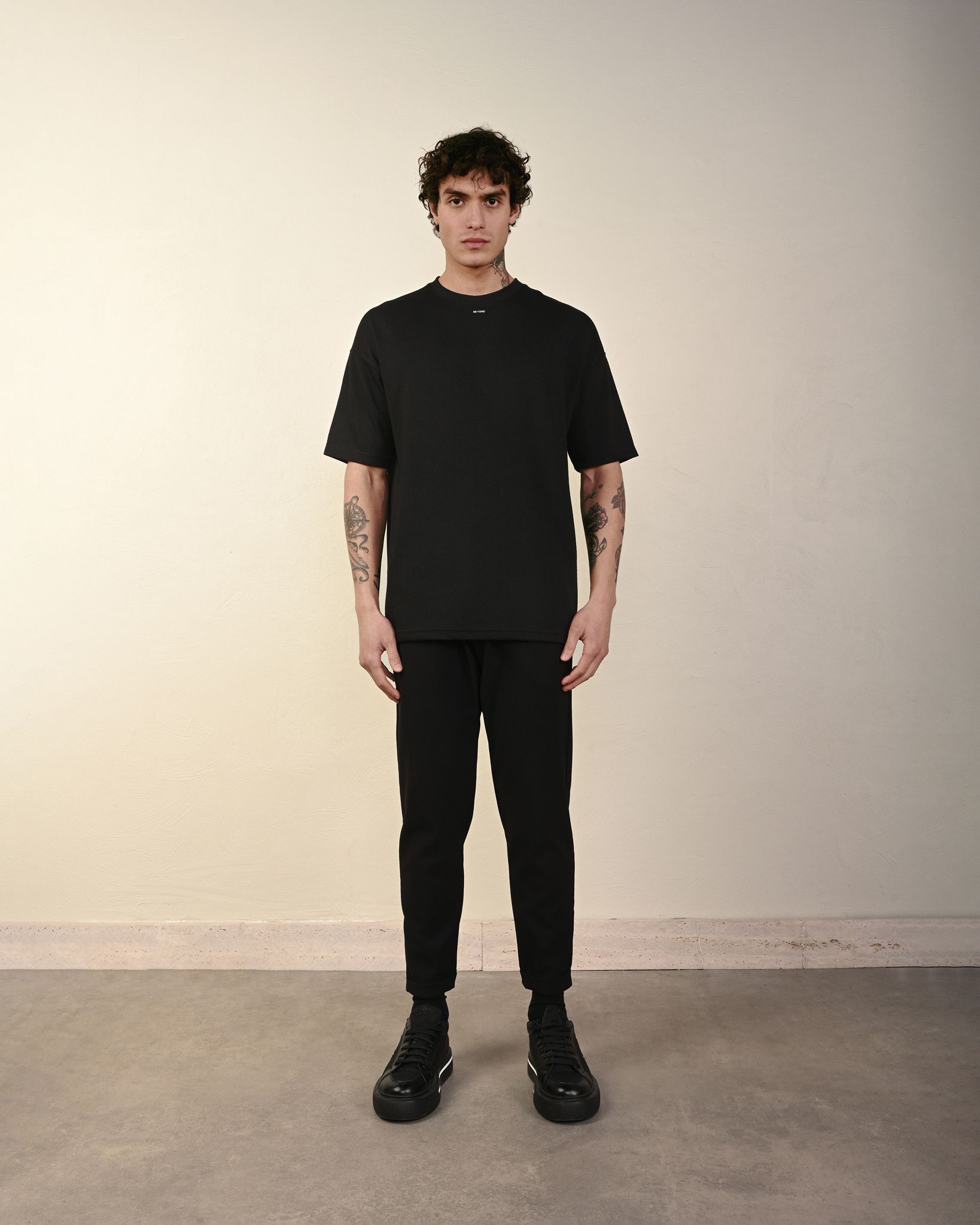 "BEYOND" Tshirt – Siyah - Oversize Fit