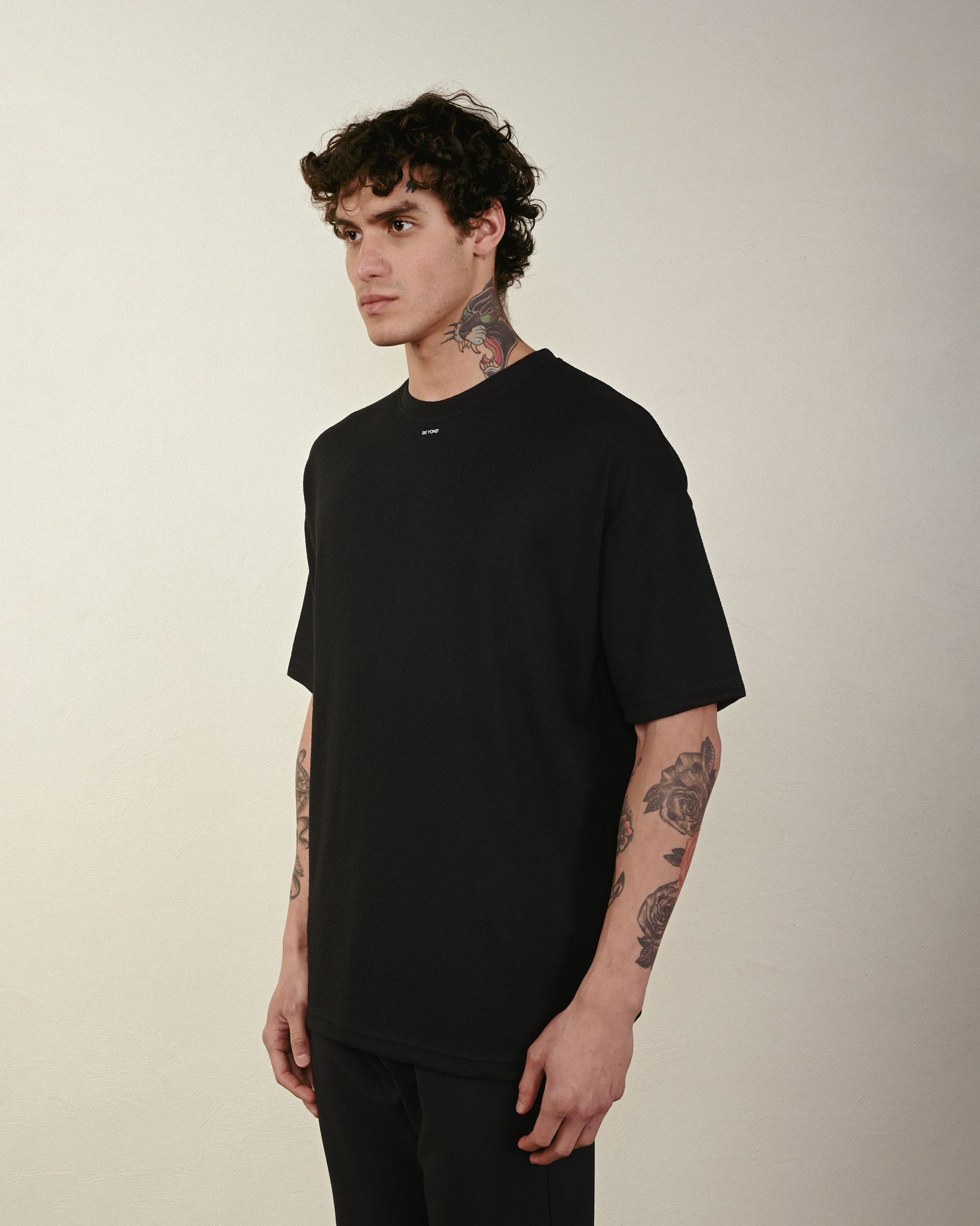 "BEYOND" Tshirt – Siyah - Oversize Fit