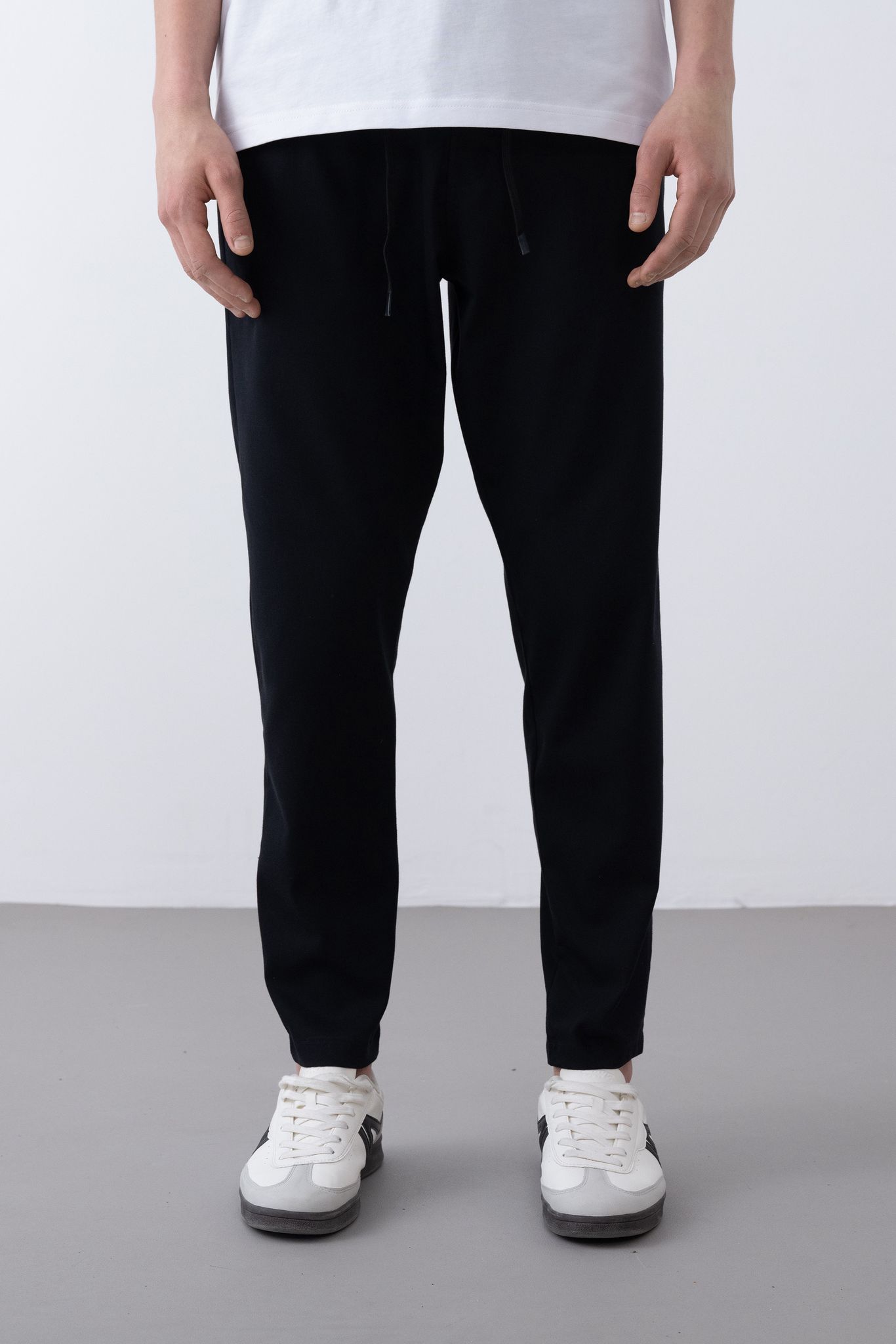 Soft Kumaş Likralı Jogger Pantolon – Siyah - Boyfriend Fit