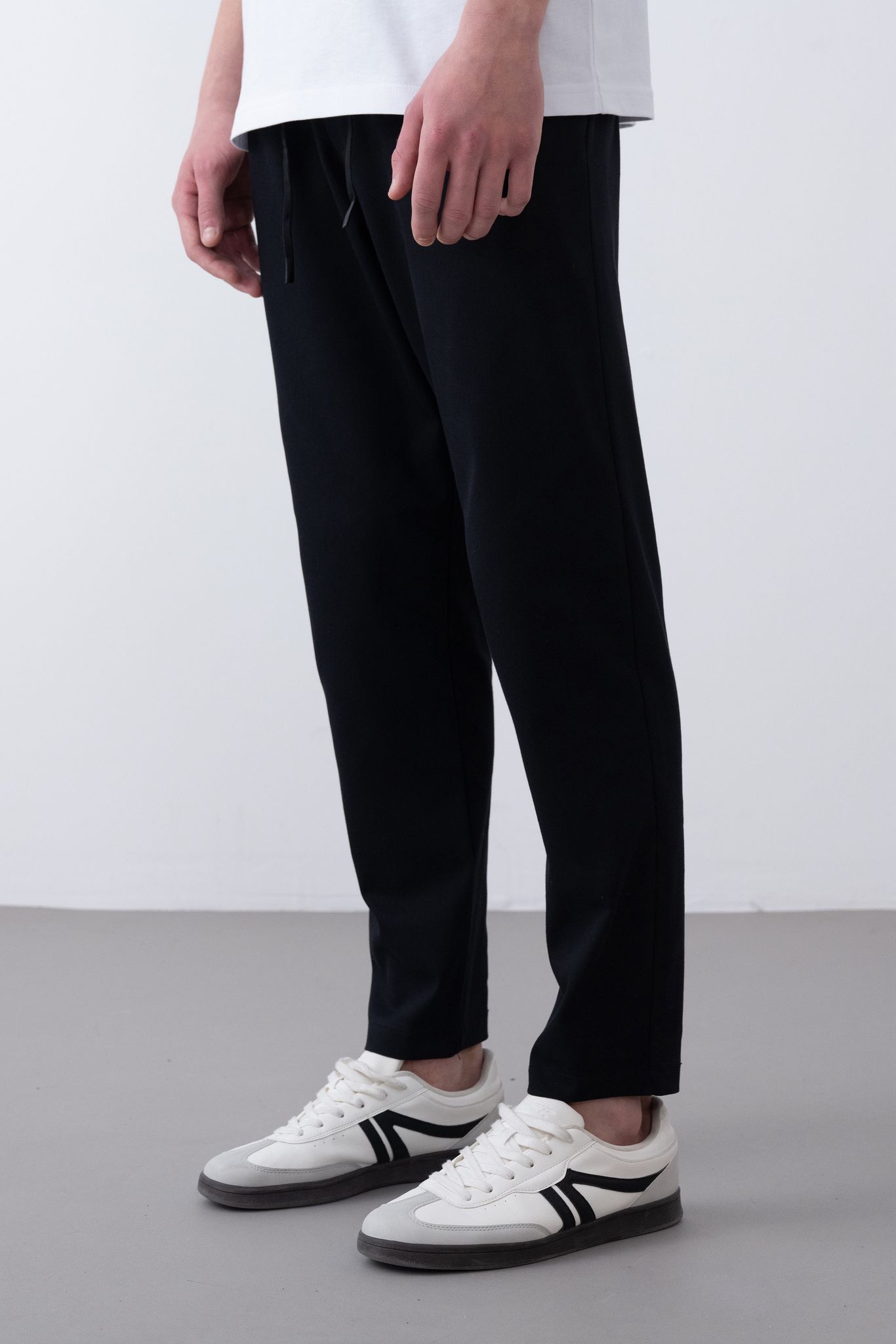 Soft Kumaş Likralı Jogger Pantolon – Siyah - Boyfriend Fit