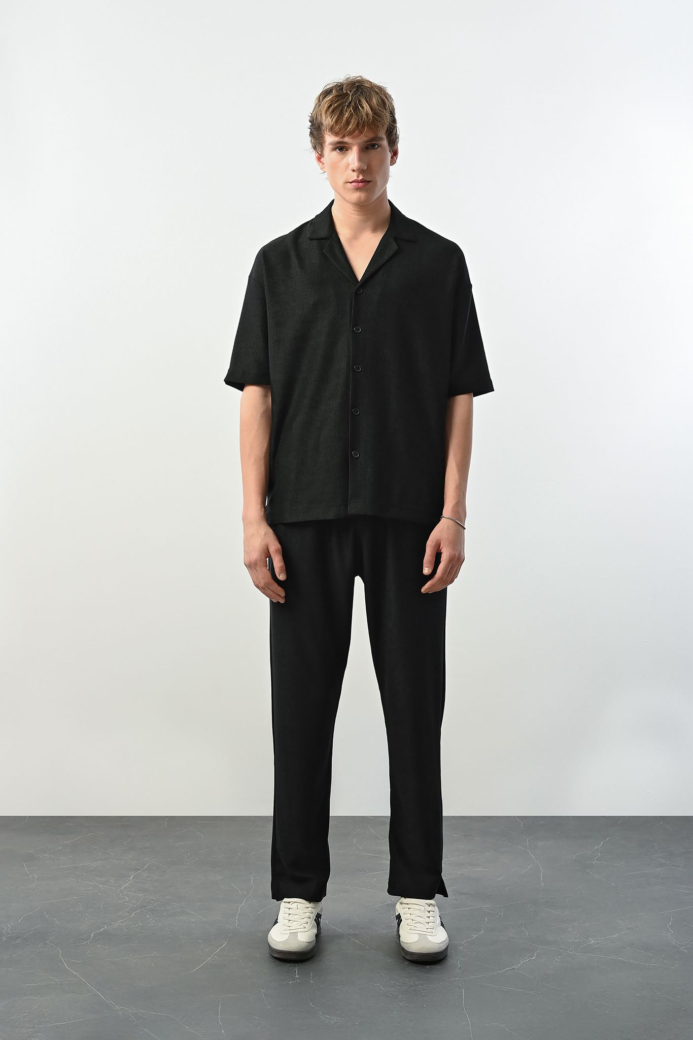 Fitlli Likralı Gömlek – Siyah -  Oversize Fit