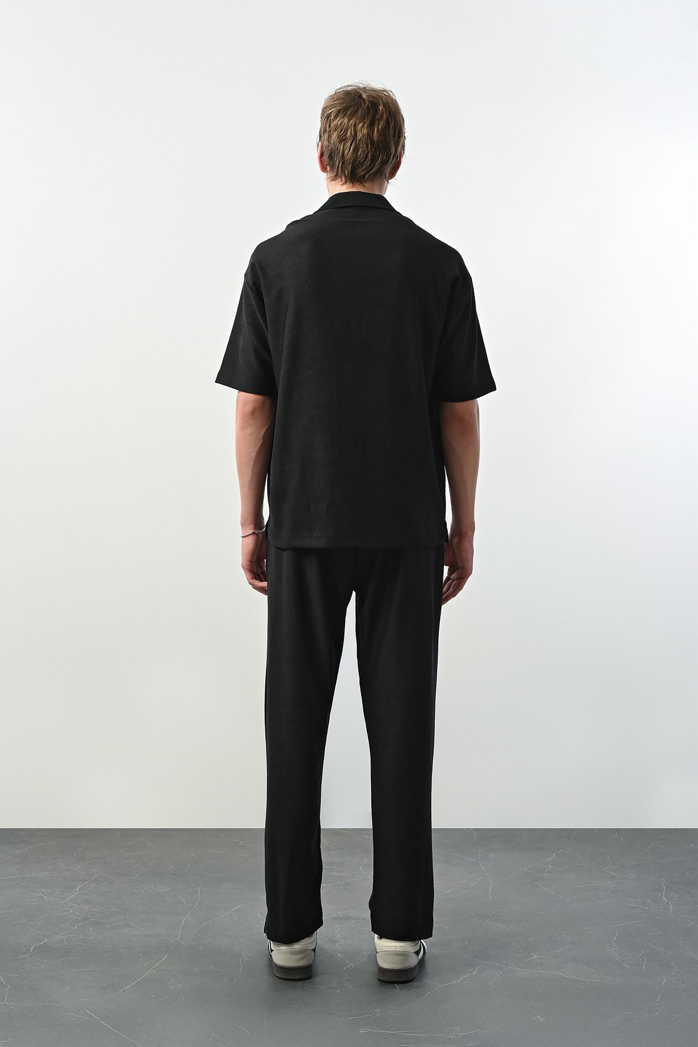 Fitlli Likralı Gömlek – Siyah -  Oversize Fit