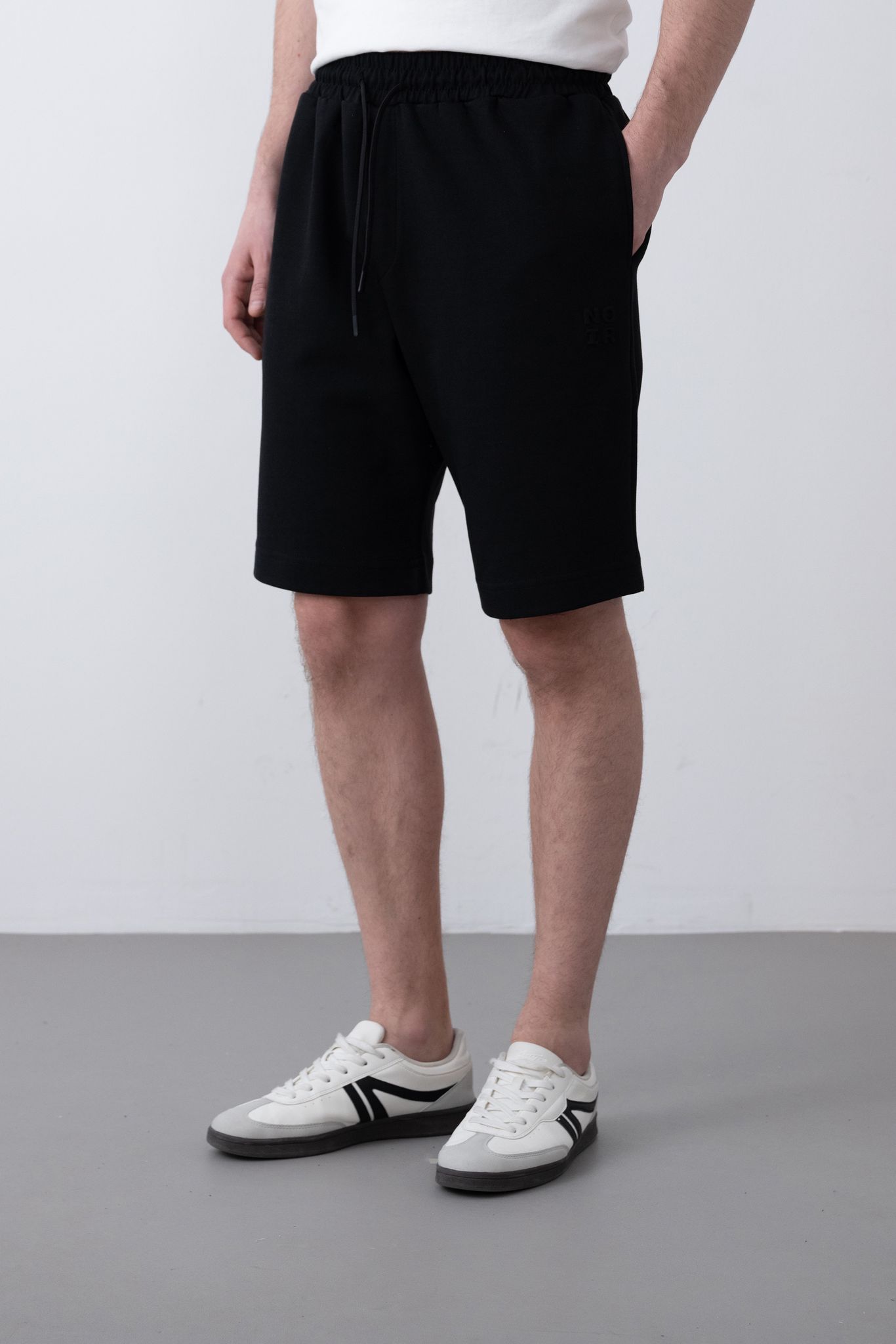"NOIR" Penye Şort – Siyah - Oversize Fit "NOIR" Penye Şort – Siyah - Oversize Fit
