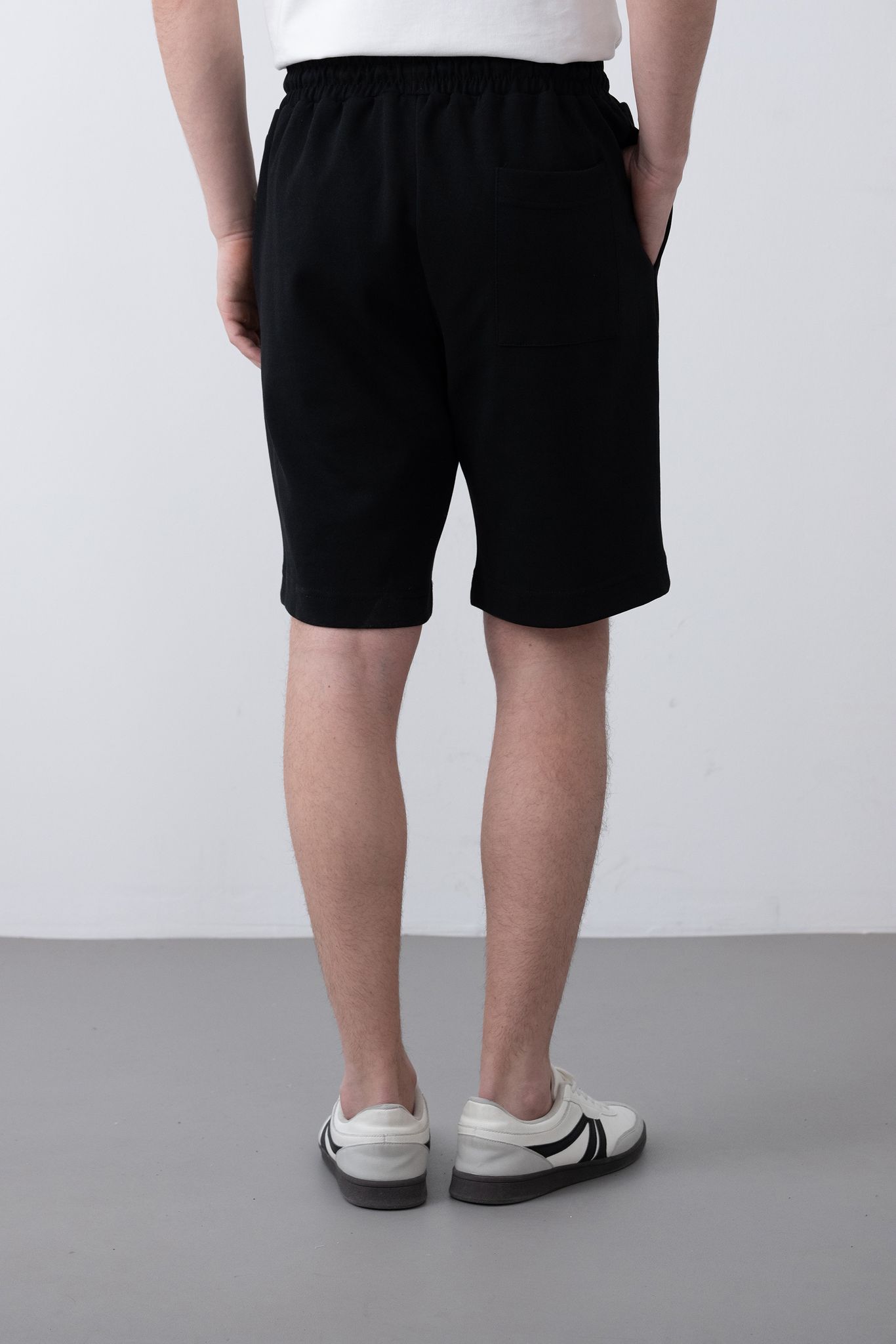 "NOIR" Penye Şort – Siyah - Oversize Fit "NOIR" Penye Şort – Siyah - Oversize Fit