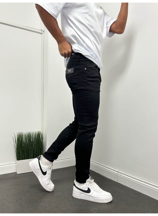Siyah Düz Model Kot Pantolon – Slim Fit Siyah Düz Model Kot Pantolon – Slim Fit